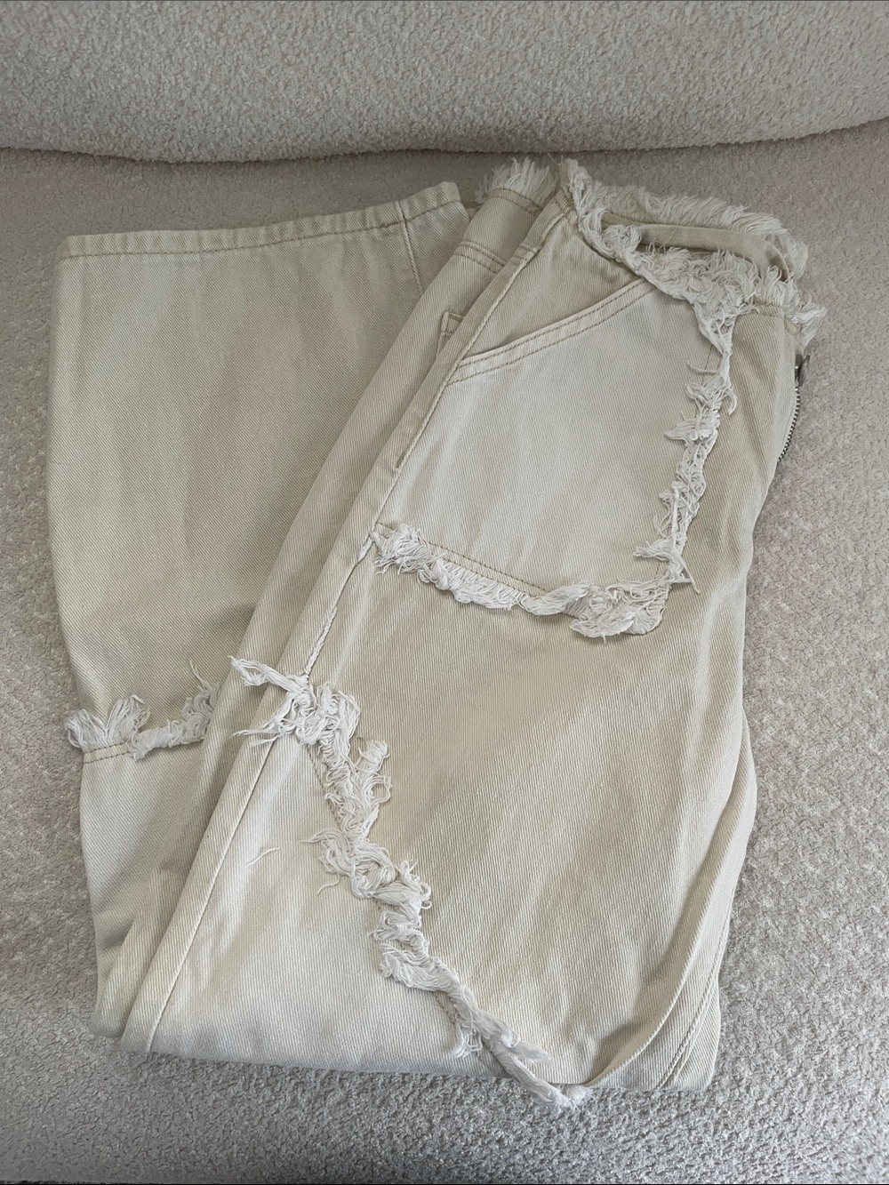 Low-Rise Two-Tone Fringe Patchwork Jeans - Cream